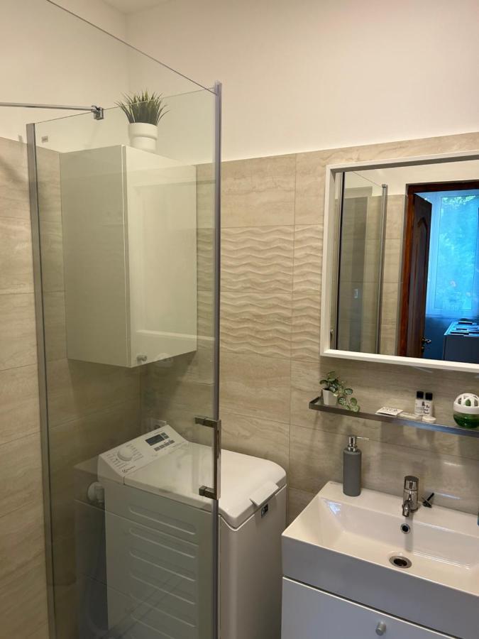 R59 Apartman With Free Parking Pécs Buitenkant foto