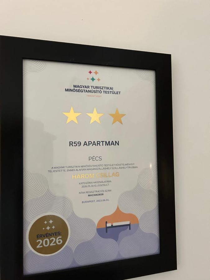 R59 Apartman With Free Parking Pécs Buitenkant foto