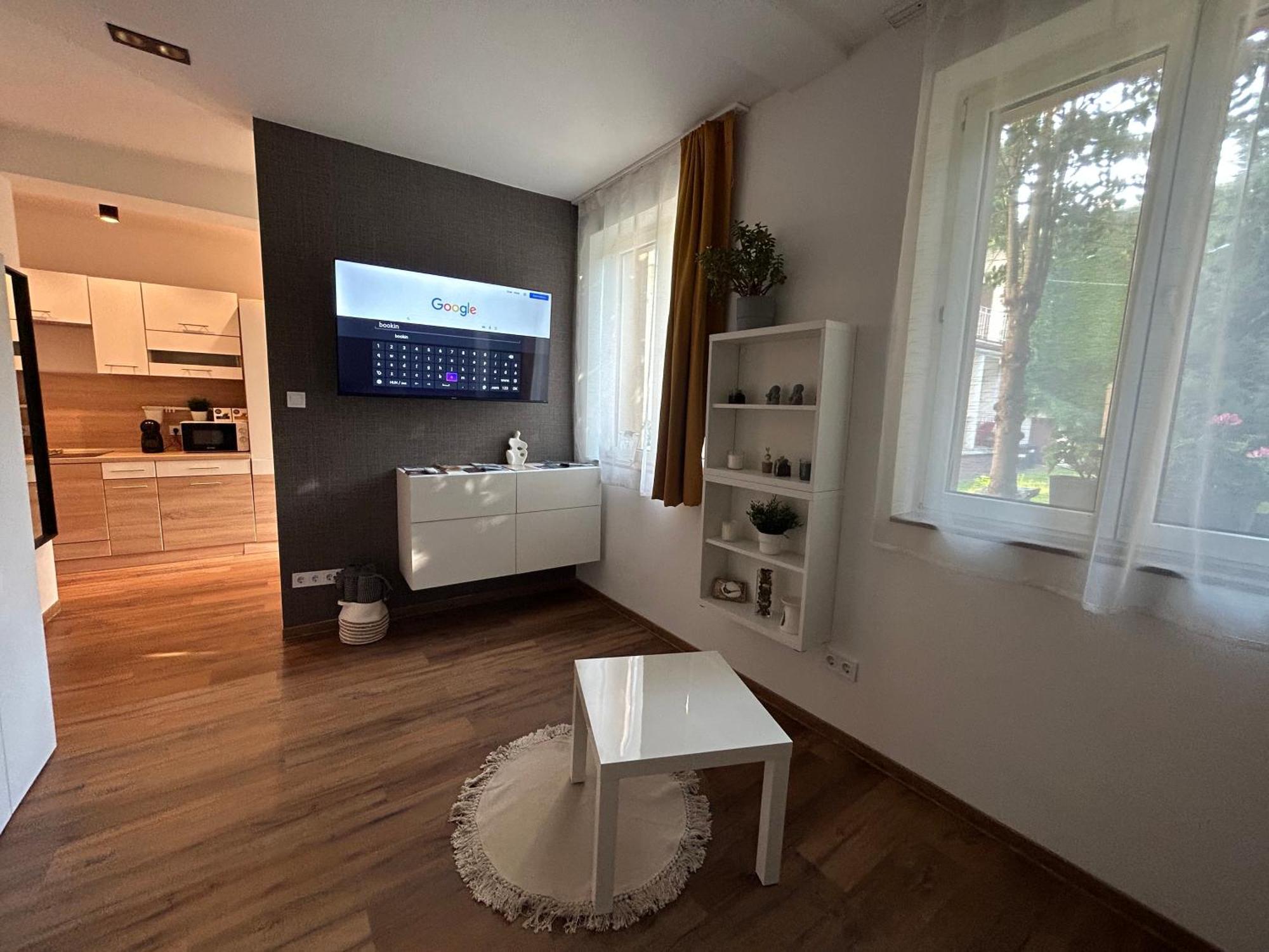 R59 Apartman With Free Parking Pécs Buitenkant foto